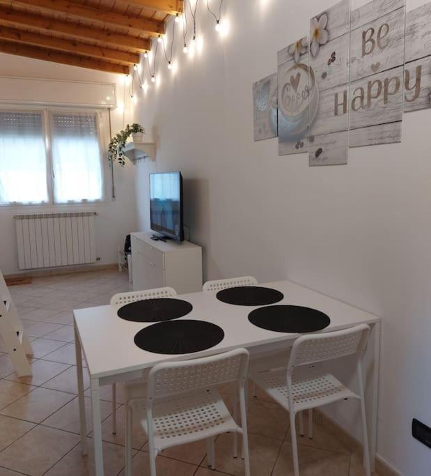 Smile Home! Graziosa Casa Con Parcheggio E Giardino Bovisio Masciago Luaran gambar